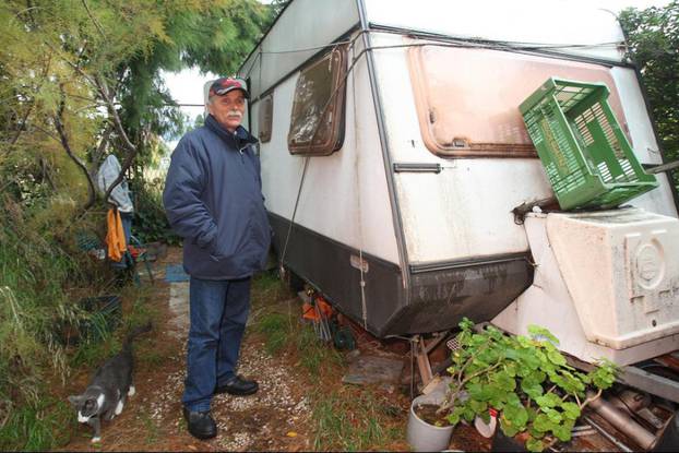 BIROKRATSKE ZAVRZLAME Hrvatski branitelj guši se u raljama birokracije: svoj dom nikada nije imao, ostao je u šoku kad je vidio koji dokument ministarstvo traži od njega