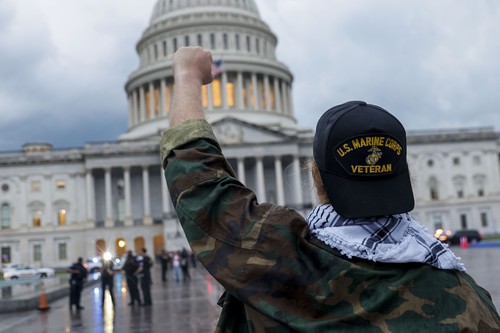 Ususret Trumpove vojne parade uhićeno 60-ak veterana, među njima i 80-godišnjak