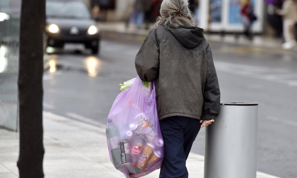 Povratna ambalaža: Rastu naknade, ali i nezadovoljstvo: Deset centi je premalo