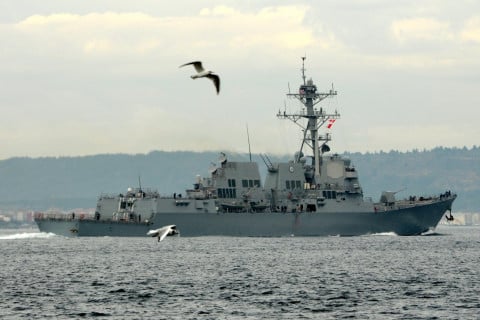 Američki razarač ‘USS Truxtun‘ s 330 članova posade uplovio je u splitsku luku Lora