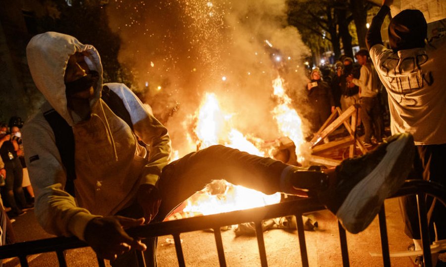 [VIDEO] Kaos u SAD-u: Trumpa stavili u bunker, najmanje petero mrtvih, više od 4000 uhićenih