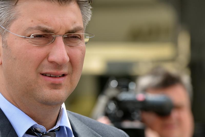Plenković objavio na twitteru: 'Završio je sastanak. Donosimo 22 milijarde eura za brzi gospodarski oporavak zemlje'