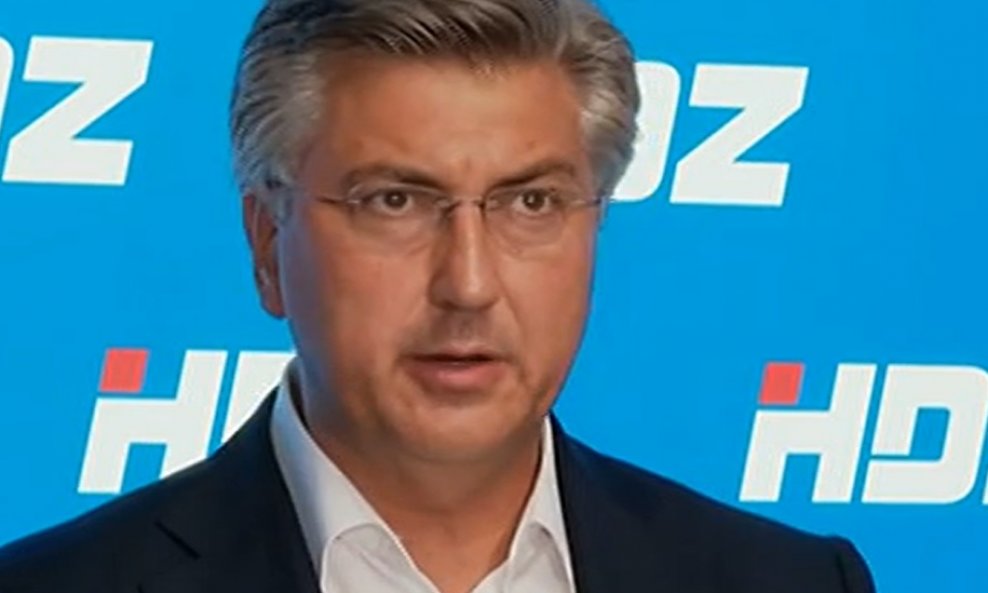 PLENKOVIĆ PRED MEDIJIMA   'Sad je problem što idem brodom na otok. Što bih trebao, plivati, da uštedim kao Bauk?'