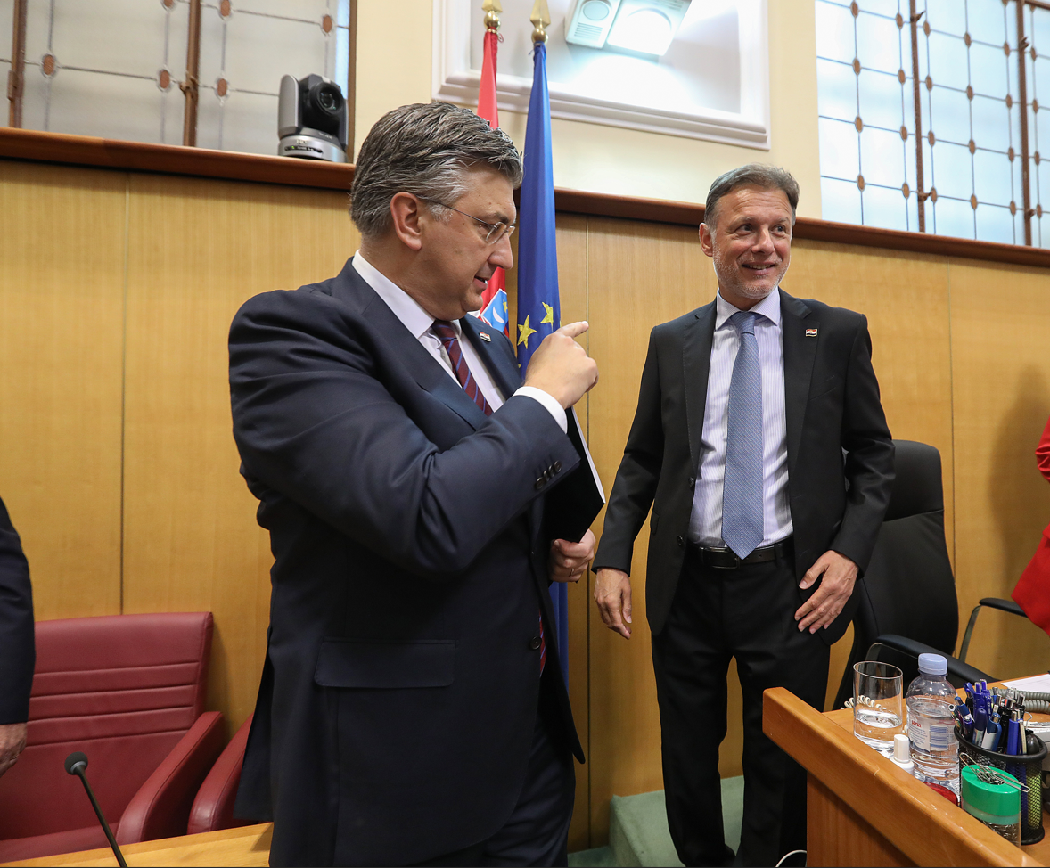 POVLAŠTENA KASTA: U Saboru i Vladi ručak pet eura, sok 1,50 eura, a kava 50 centi,...