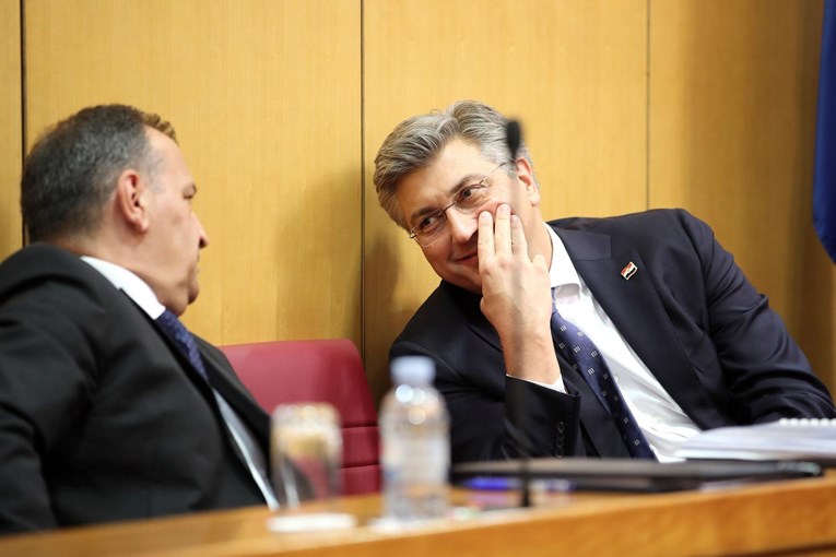 Beroš smijenjen po kratkom postupku, evo tko ga mijenja do izbora novog ministra. Plenković se uskoro obraća javnosti