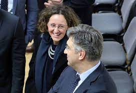 "MINISTARSTVO ISTINE" ‘Vlada želi uvesti potpuni mrak’ Zakonom će pogodovati velikim korporacijama, a nagaziti male slobodne medije?