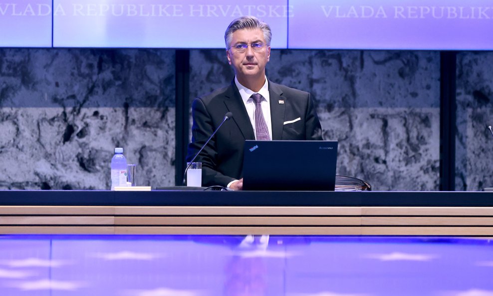SJEDNICA VLADE  Plenković predstavio novi paket mjera: Od listopada rastu cijene plina, struje i grijanja
