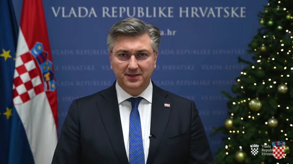 VIDEO Plenković objavio novogodišnju čestitku: Govorio o ratu, pandemiji, potresu i uspjesima Vlade