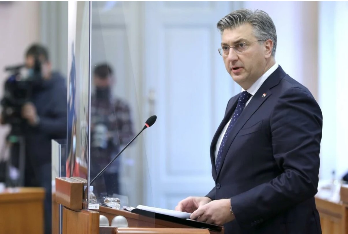 VIDEO: SABOR UŽIVO Plenković pitao Penavu: Jel to vi kao desetogodišnji HDZ-ovac nudite nama koaliciju?