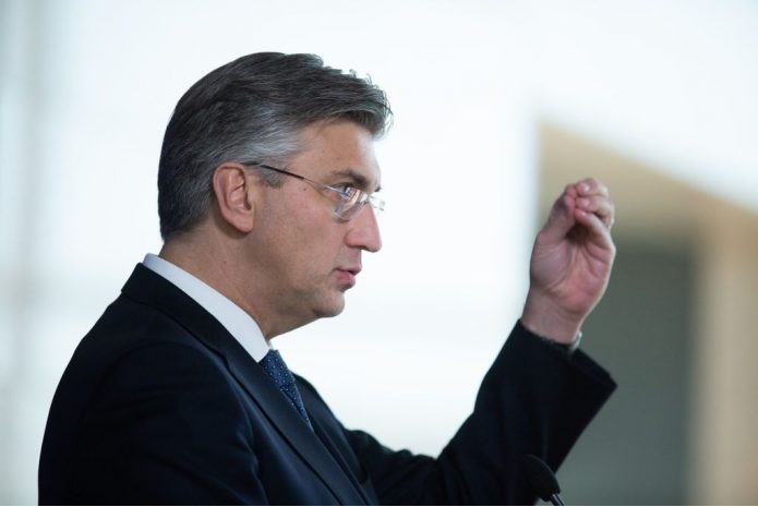 Plenković: ‘O zabrani pozdrava ‘Za dom spremni’ razgovarat će se kad za to dođe vrijeme’