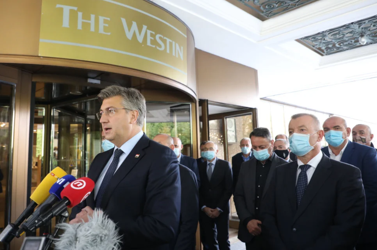 ANKETA Mislite li da bi premijer trebao raspisati prijevremene parlamentarne izbore?