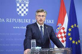 KOLIKO JE PLENKOVIĆ JAČI NAKON ŠTO JE SMIJENIO TRAMIŠAK Premijer dva puta rekao neistinu – jednom koalicijskim partnerima, drugi puta novinarima