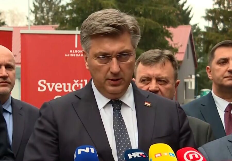 ANDREJ PLENKOVIĆ: ‘Optužnice protiv bivših ministara? To nije nikakav teret za Vladu. Milošević? Ne mislim da treba otići iz Sabora‘