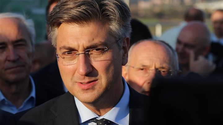 NACIJI JE LAKNULO KAD JE DOZNALA KAKO JE PREMIJER PLATIO VLASTITO TESTIRANJE NA KORONAVIRUS!