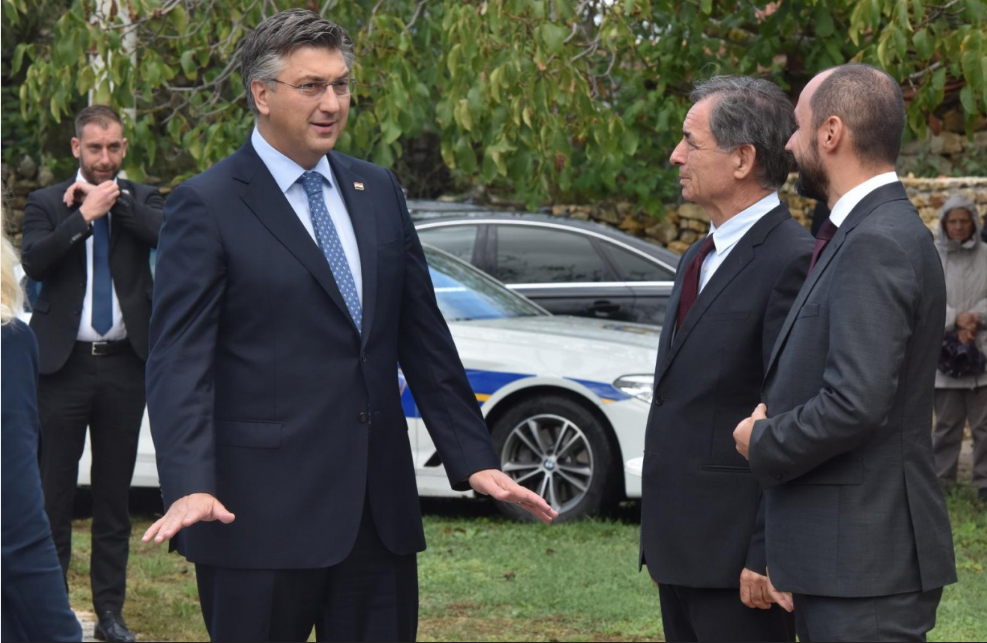 ŽESTOKA BITKA ZA KNIN! SDSS za petama HDZ-u!