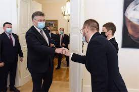 ‘PLENKOVIĆEV SIN’ I ‘POLITIČKI LUTAK’! Premijerovi ljudi za pregovore s ‘Možemo’: Partneri ne mogu proći prag, osuđen je na Tomaševića