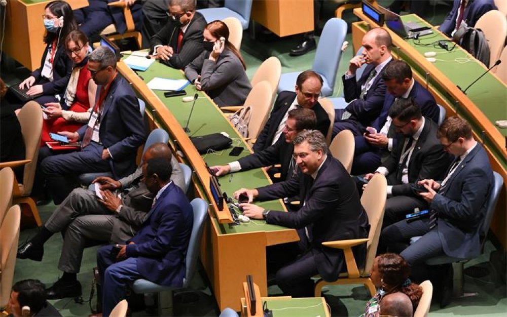 Plenković poručio Izetbegoviću: Nije fer dvije godine se praviti da pregovaraš i onda na kraju reći 'e sad je kasno', to baš ne ide tako