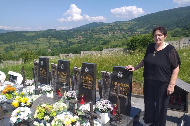 ANICI JURIĆ SU PRED OČIMA UBILI TROJICU SINOVA I MUŽA: SNAGU ZA ŽIVOT MI DAJE PRAUNUČAD, SVOJU ĆU TRAGEDIJU OPISATI U KNJIZI