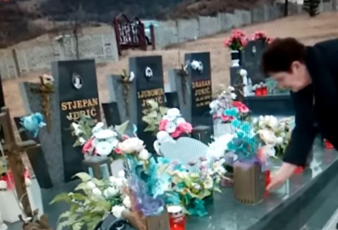 PRED OČIMA JOJ U MINUTI UBILI TRI SINA I MUŽA! Anica svjedočenjem šokirala Haag: ‘Zar ih morate baš sve ubiti?’