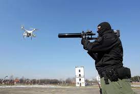 Misterij na nebu još nije riješen, Kninjani su zabrinuti: ‘Kako to da naši ne mogu skinuti te dronove?‘; Odgovora nema, ni gradonačelniku nije svejedno: ‘Valjda nisu Rusi...‘