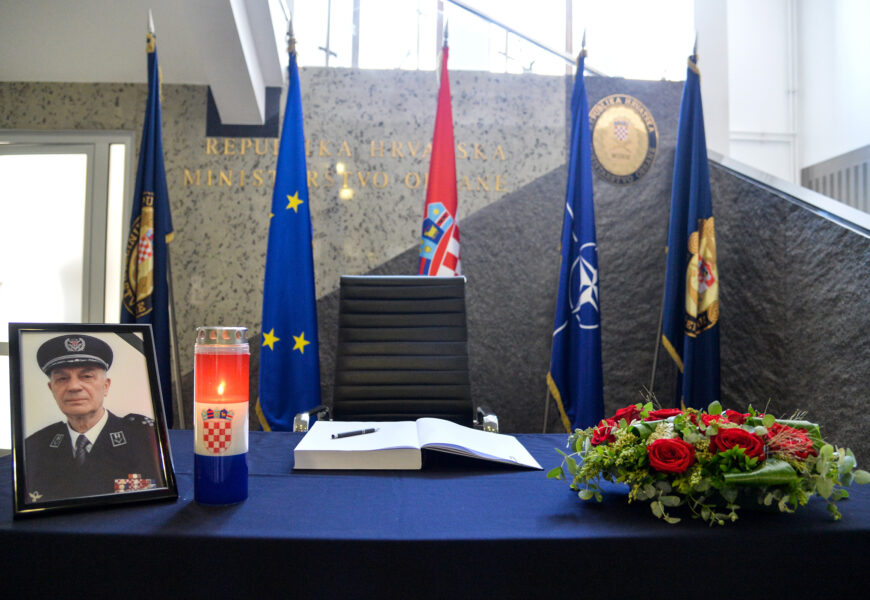 Posljednji ispraćaj i komemoracija za generala Antona Tusa