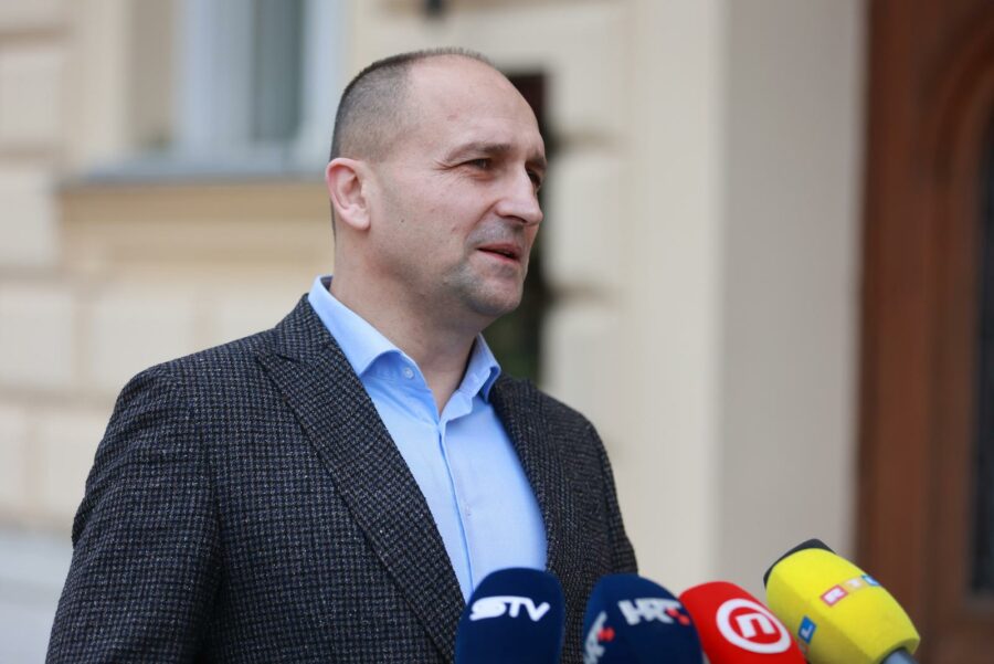 Kapulica i Šarić prozvali Anušića, on nije ostao dužan