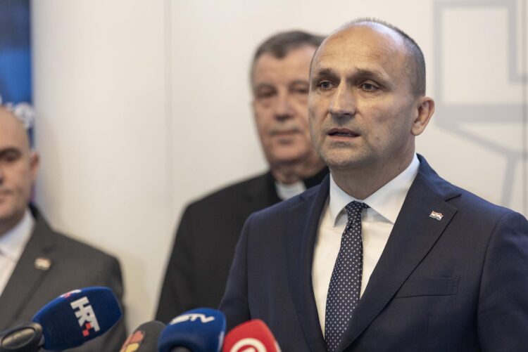 Anušić: Hrvatska će pomagati Ukrajini dokle god bude trebalo