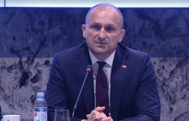 UVOĐENJE VOJNOG OSPOSOBLJAVANJA Predstaviljene  su izmjene i dopune Zakona o obrani i Zakona o službi u Oružanim snagama