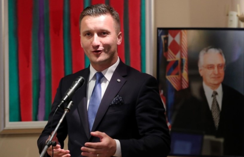 LAŽNI MORAL: U svijetu ‘uvrnutih’ vrijednosti, sve normalno postaje nenormalno, a kockice se slažu kako moćnici kažu!