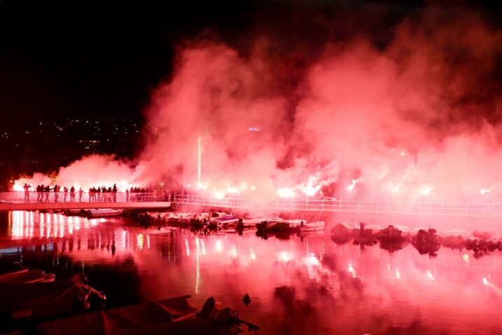 U sjećanje na Vukovar, Rijeka obavijena ponosom. Pogledajte mnoštvo u kolonama i veliku bakljadu
