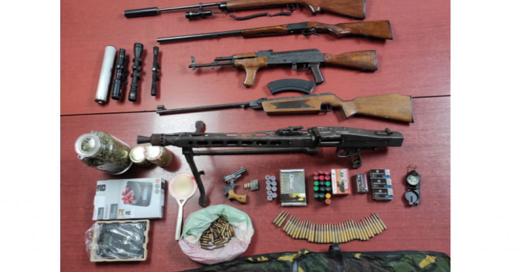 Naoružan do zuba: U kući muškarca iz Zaprešića našli arsenal oružja, prijavili ga i za drogu i obiteljsko nasilje