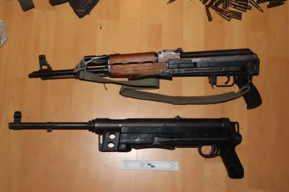 Automatsko oružje, bombe, TNT, streljivo: Policija kod muškarca u Dubravi našla cijeli arsenal...