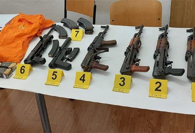 HRVATICA I SRBIN NAORUŽANI DO ZUBA! Policija je imala što vidjeti kada su im pretražili automobil