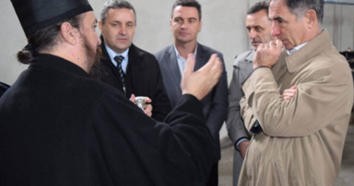 SKANDALOZAN VIDEO Živjela krajina, živjeli krajišnici…Tko je veći Srbin- Linta ili Pupovac?…