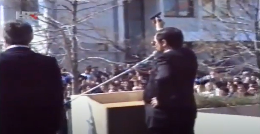 Domoljubne minute:  Miting nezadovoljnih Srba na Petrovoj gori