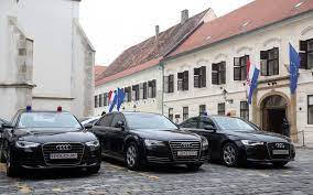 ‘ON TO NE VIDI IZ SVOG AUTOMOBILA, OKRUŽEN MOMCIMA U CRNOM!’ Plenković i narod žive u dvije stvarnosti: Zašto nas premijer sve pravi budalama?