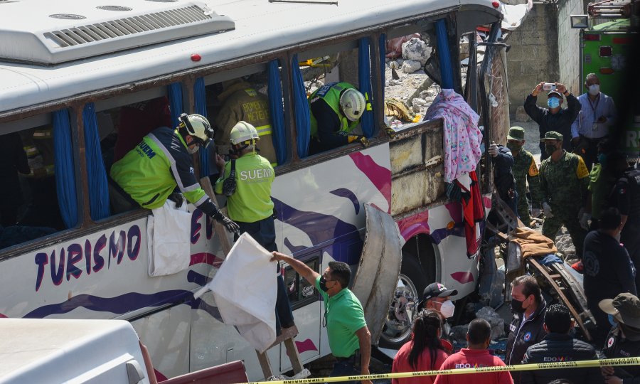 Autobus se zabio u kuću, najmanje 19 poginulih