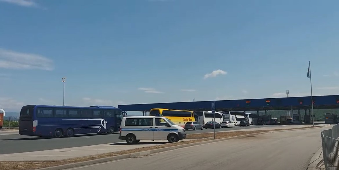 Ministarstvo: Inspekcija na granici utvrdila 25 prekršaja kod vozača autobusa
