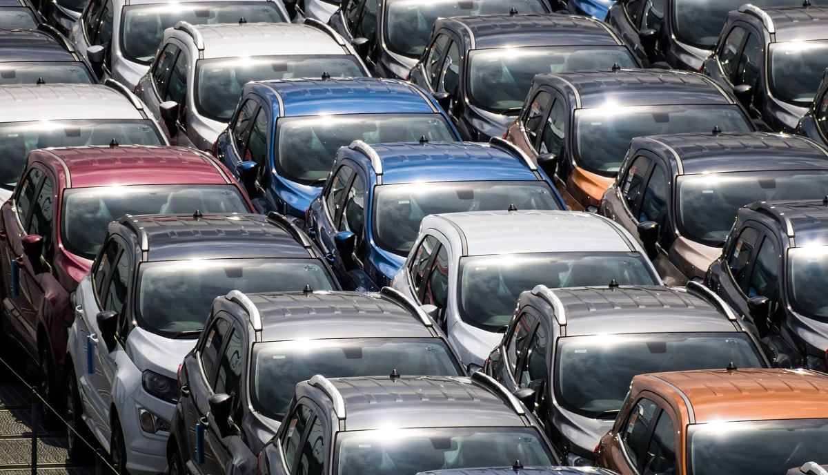 TKO ĆE KUPOVATI NOVE AUTE, NOVI VAL POSKUPLJANJA: Jedni dižu cijene i do 5000 eura, ovo nije dobro