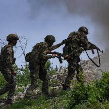 Šest ruskih vojnika ušetalo je u Avdiivku. Bez artiljerije, Ukrajinci su ih morali gađati dronovima