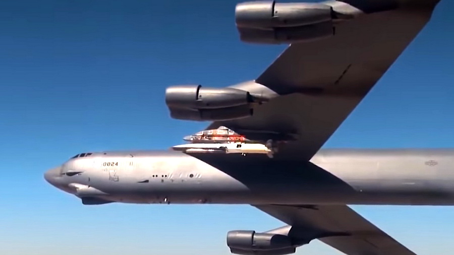 ŠOKANTNO: Ukrajinac snimio kako mu hipersonični projektil "Kinžal" preljeće iznad glave?