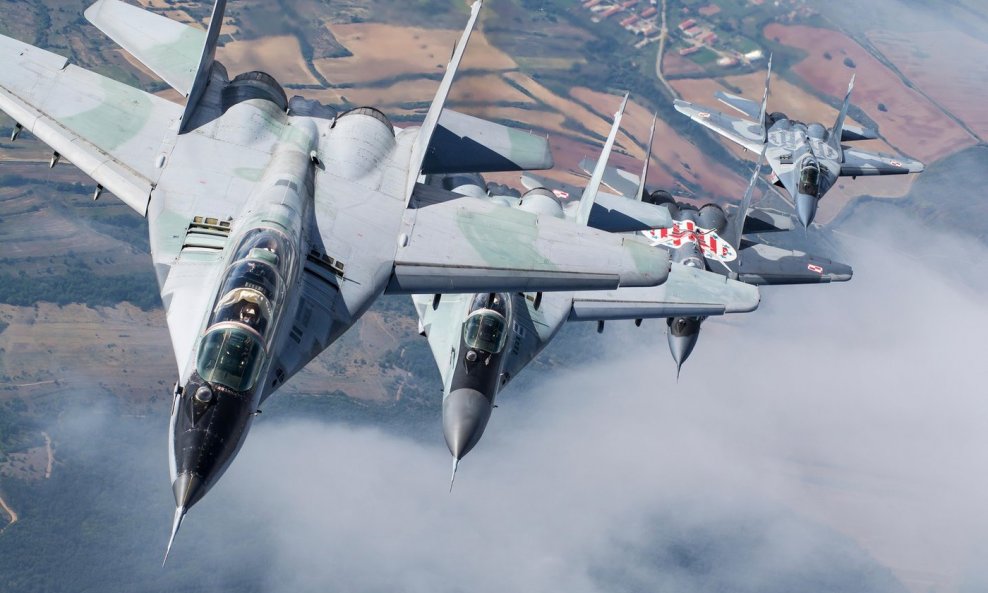 SAD preko off-shore kompanija kupio 117 neupotrebljivih bombardera od Kazahstana