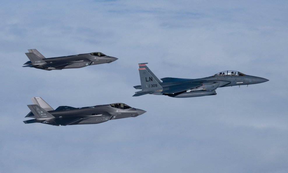 SAD šalje 80 najjačih aviona u Japan radi odvraćanja Kine, Rusije i Sjeverne Koreje