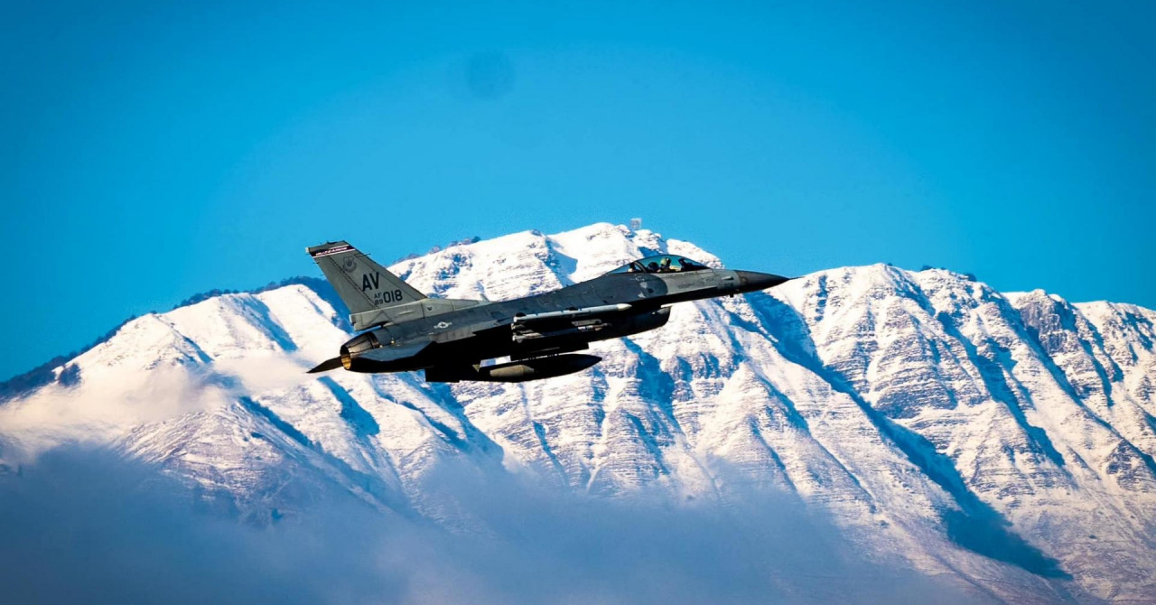 DEMONSTRACIJA SILE Zaglušujuća buka na nebu iznad Banje Luke, pogledajte američke F-16-ice u akciji: ‘Nećemo mirno promatrati rušenje Daytona‘