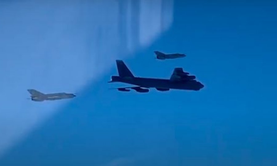 Ovako je izgledao prelet američke vojne grdosije iznad Hrvatske u pratnji naših pilota u MiG-ovima