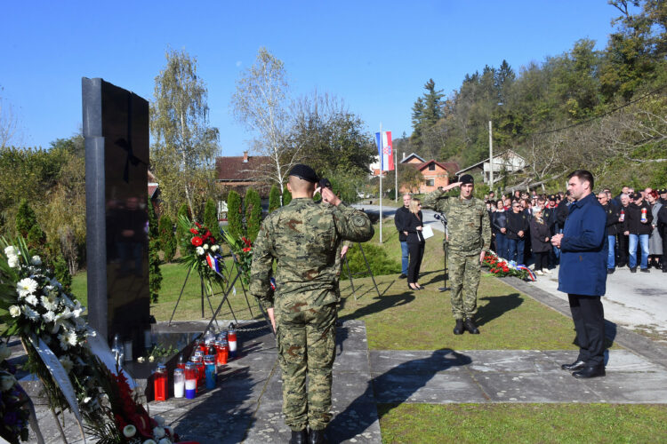 Trojica pripadnika srpske paravojske prijavljena za smrt devetero civila iz Baćina