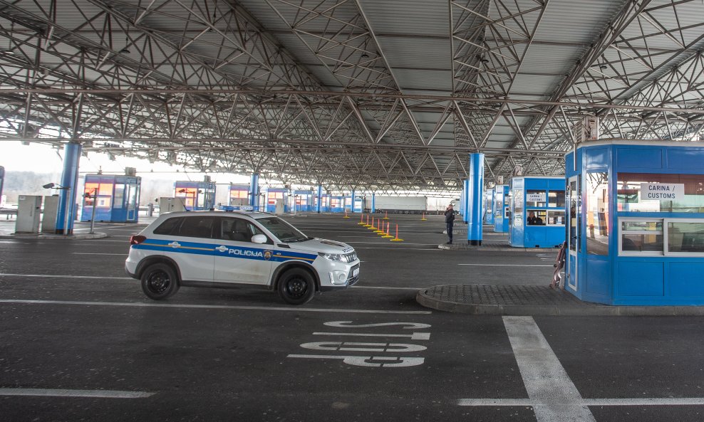 Uhićen načelnik graničnog prijelaza Bajakovo, cure detalji