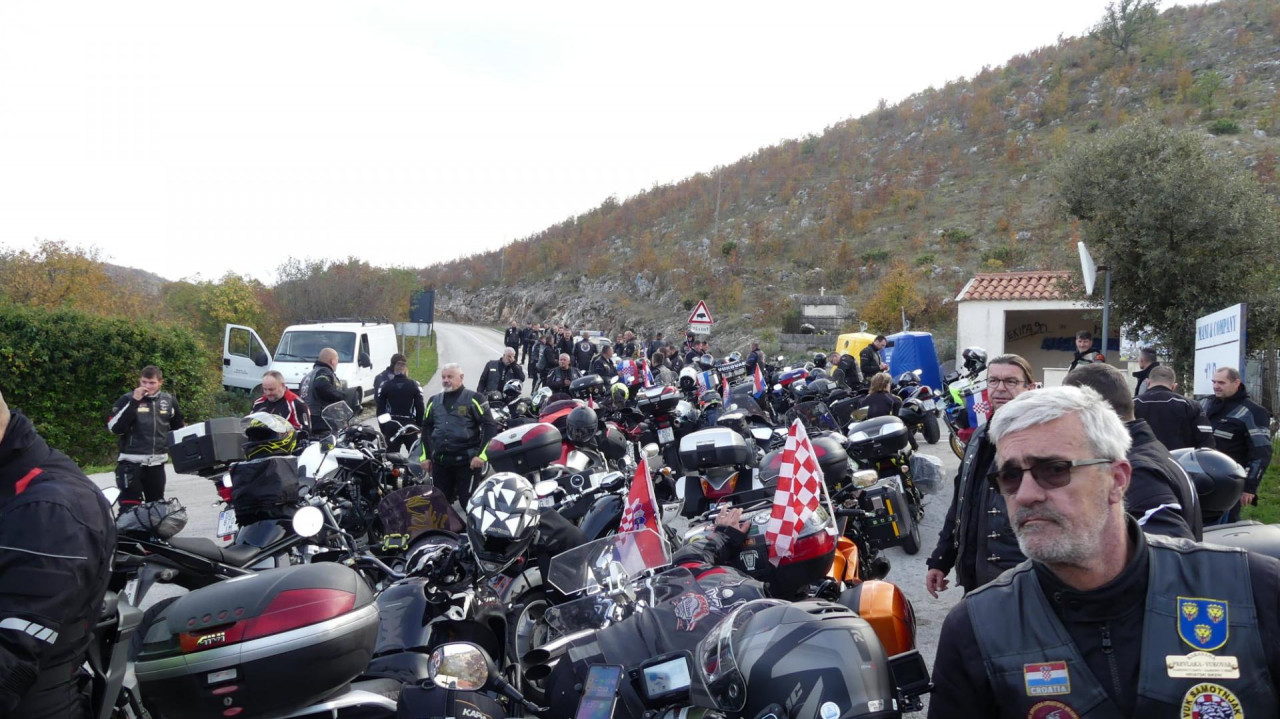 Bikeri iz cijele Hrvatske u karavani ‘Zajedno u ratu, zajedno u miru‘ voze prema Vukovaru