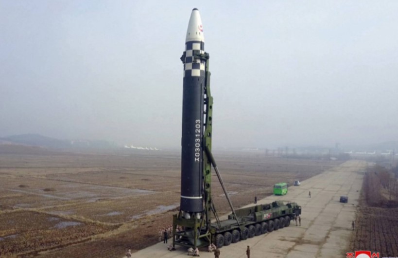 MOŽE LI ČUDOVIŠNA RAKETA DOSEGNUTI EUROPU I SAD? Kim Jong-un ne zna s kim se igra: Netko mu treba reći istinu, bahati testovi mogli bi mu prisjesti