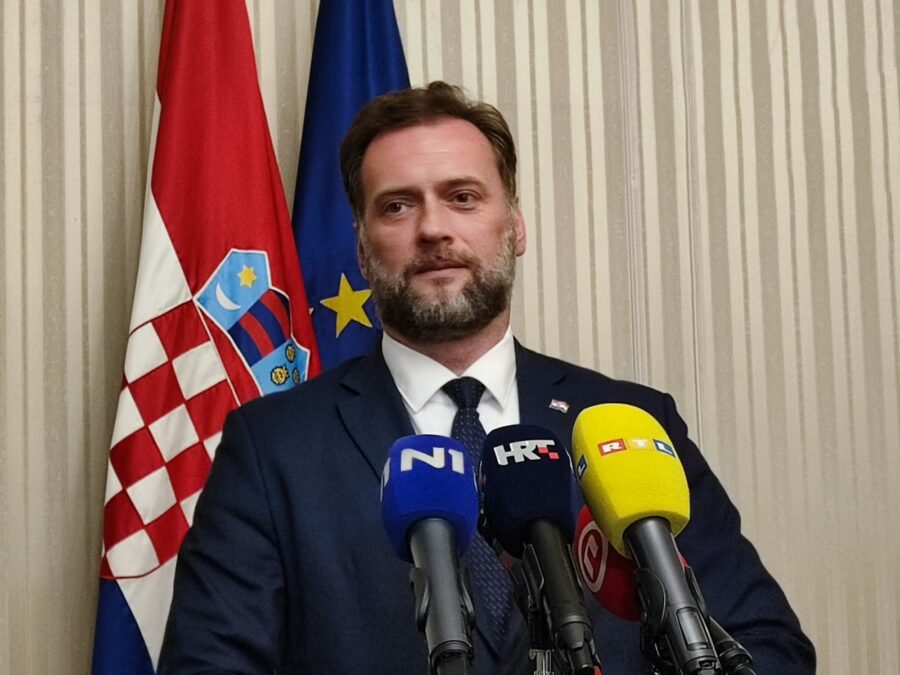 PRESICA NA PRESICU Ministar Banožić odgovorio Milanoviću: “Ljubomoran je i isfrustriran!”